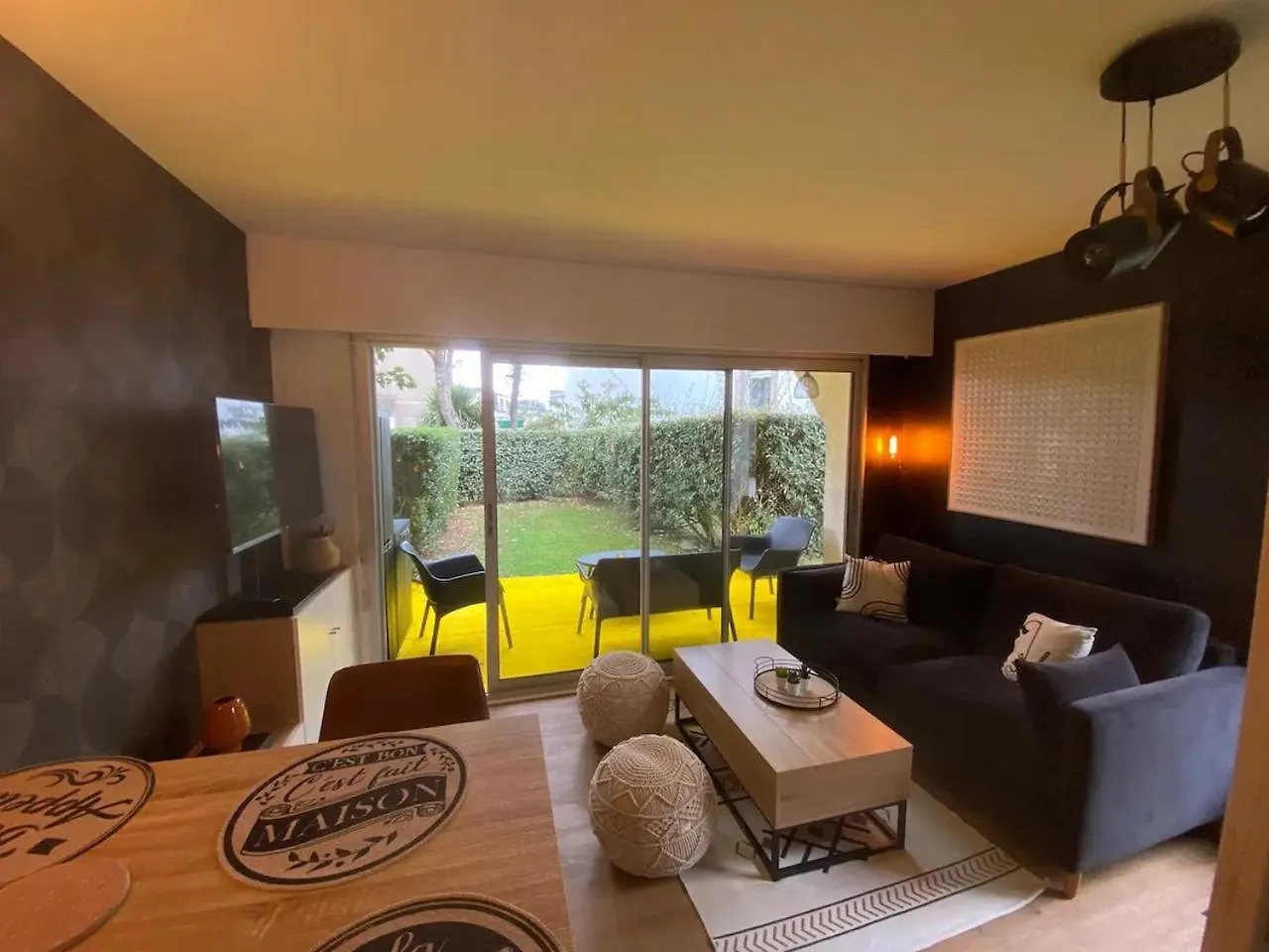Appartement Cosy Renove 4 Personnes En Centre Ville Wifi Inclus كيبِرو 0*,  فرنسا